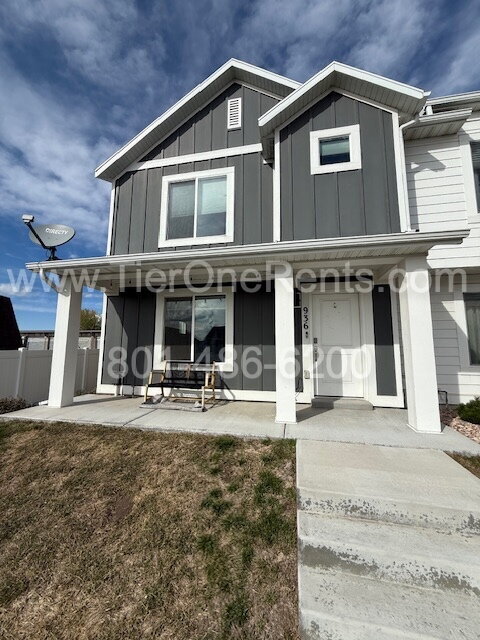 property at 936 E Hercules Ct