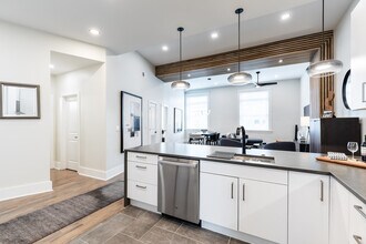 795 E McMillan St, Unit 3 in Cincinnati, OH - Foto de edificio - Building Photo