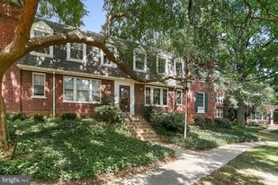 1774 N Troy St, Unit 721 in Arlington, VA - Building Photo
