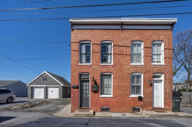 617 N Maxwell Ave in Frederick, MD - Building Photo - Building Photo