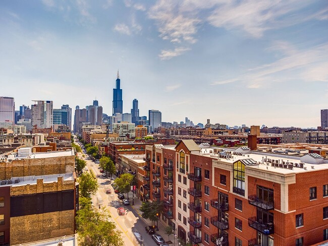 The Madison at Racine in Chicago, IL - Building Photo - Building Photo