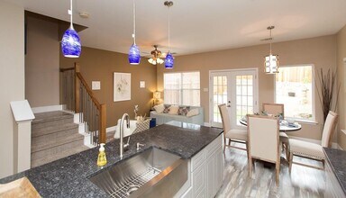 1700 Perez St in Austin, TX - Building Photo - Building Photo