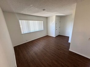 2511 E Harbor Blvd in Ventura, CA - Building Photo - Building Photo