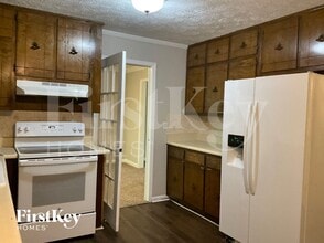 2881 Hickory Trail, Unit 1037 in Snellville, GA - Foto de edificio - Building Photo