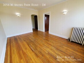 3056 W Irving Park Rd, Unit 1W in Chicago, IL - Building Photo - Building Photo