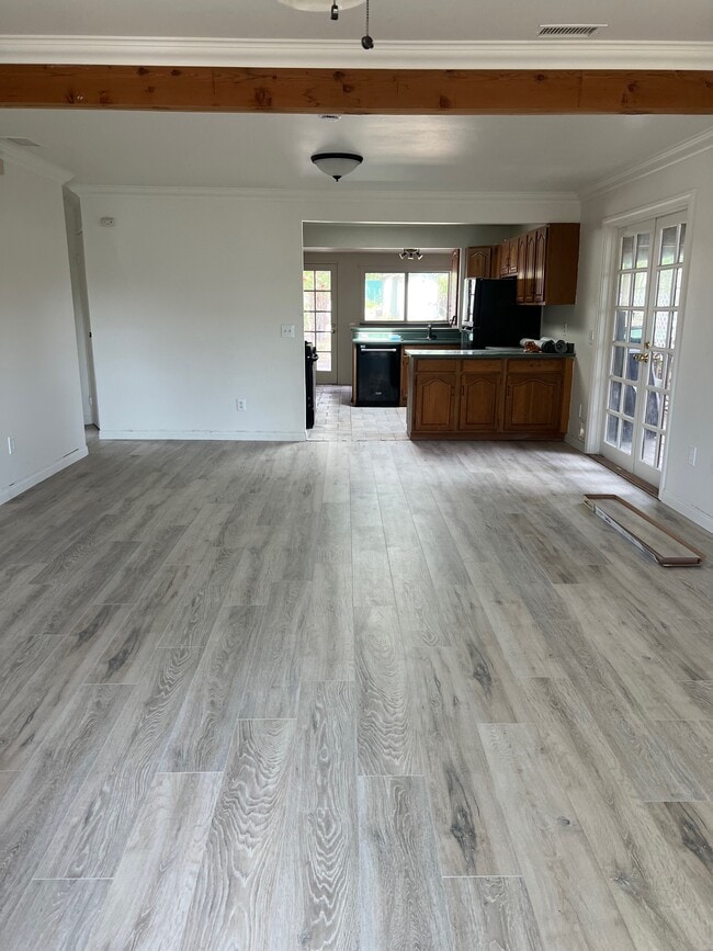 property at 733 S Lincoln Ave