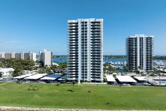 Cove Tower West in North Palm Beach, FL - Building Photo - Building Photo