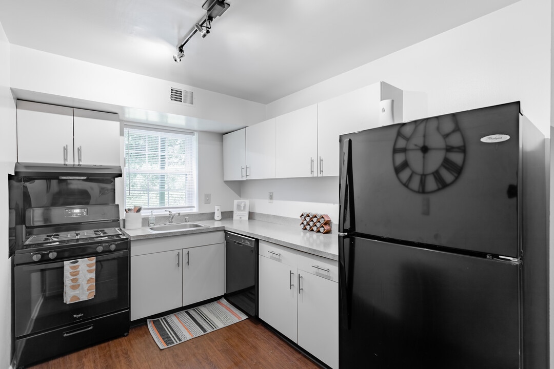 Moravia Park Apartments in Baltimore, MD - Foto de edificio