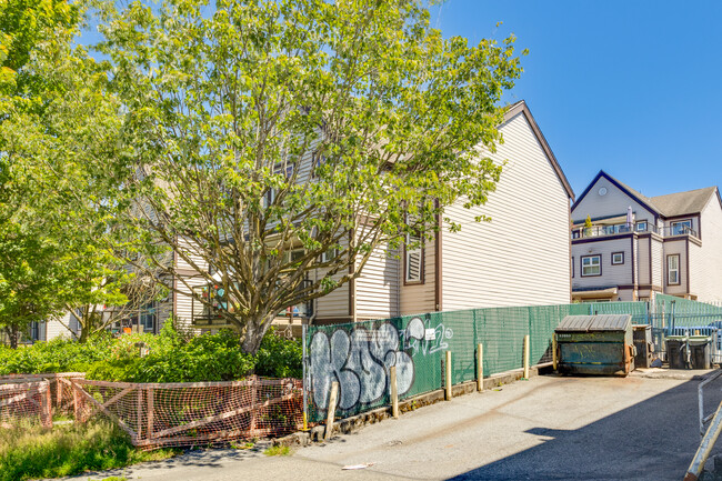 Alberni Co-op in Vancouver, BC - Building Photo - Building Photo