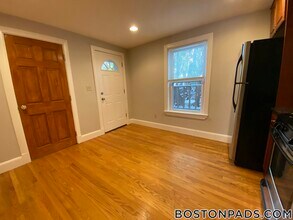 429 Franklin St in Cambridge, MA - Building Photo - Building Photo