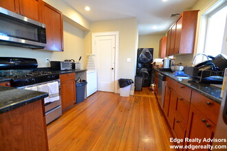 7 Boulevard Ter, Unit 1 in Boston, MA - Building Photo - Building Photo