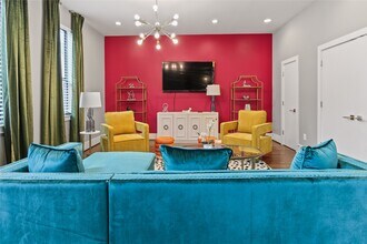 2105 Hadley St in Houston, TX - Building Photo - Building Photo