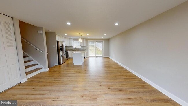 8465 Yellow Leaf Ct in Springfield, VA - Building Photo - Building Photo