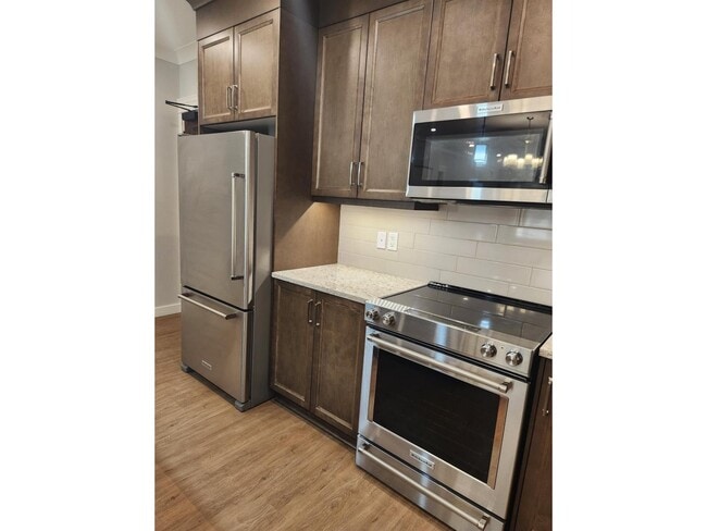 property at 20458 Park Ave