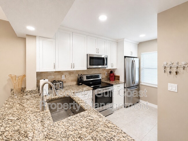 431 Cerromar Ln in Venice, FL - Building Photo - Building Photo