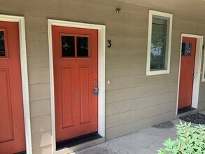 585 E 14th Ave in Eugene, OR - Building Photo - Building Photo