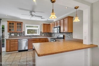 6 Locust St in Highlands, NJ - Building Photo - Building Photo