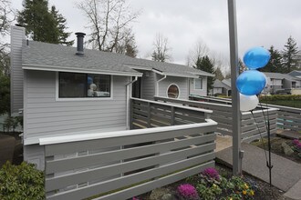 Veri on Cascade Barclay in Oregon City, OR - Foto de edificio - Building Photo