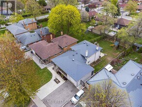 17 Forest Path Ct in Toronto, ON - Building Photo - Building Photo