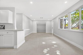 5680 NE 7th Terrace in Fort Lauderdale, FL - Building Photo - Building Photo