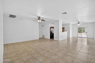 1476 E Avenida Grande in Casa Grande, AZ - Building Photo - Building Photo