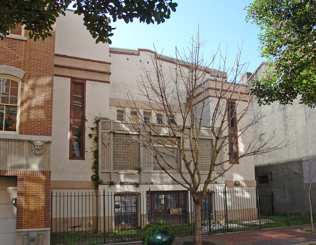 826 Lafayette St in New Orleans, LA - Foto de edificio - Building Photo