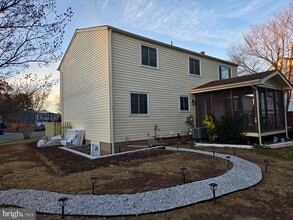 901 Redbud Ln NE in Leesburg, VA - Building Photo - Building Photo