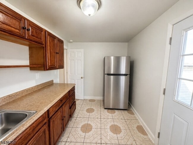 119 N 11th St, Unit 2 in Newark, NJ - Foto de edificio - Building Photo