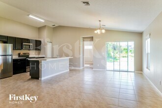 1082 SW Bianca Ave in Port St. Lucie, FL - Building Photo - Building Photo