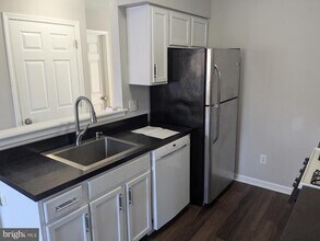 25 Millstream Rd in Laurel Springs, NJ - Building Photo - Building Photo