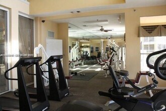 2371 NW 33rd St, Unit 711 in Oakland Park, FL - Foto de edificio - Building Photo