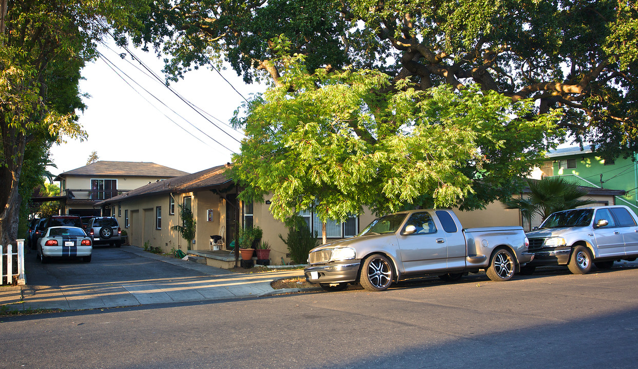 517 Stambaugh St in Redwood City, CA - Foto de edificio