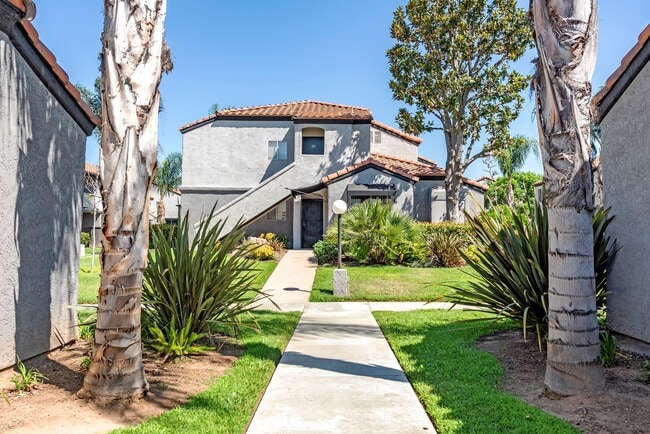 Sedona Apartment Homes in Moreno Valley, CA - Foto de edificio - Building Photo