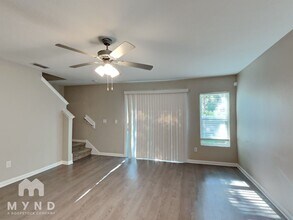 12729 Camden Rd in Jacksonville, FL - Foto de edificio - Building Photo