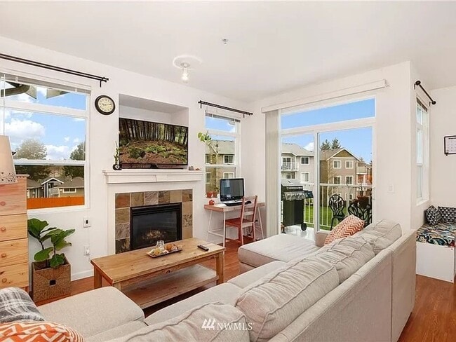 587 241st Ln SE in Sammamish, WA - Building Photo - Building Photo