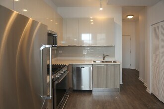 932 W Dakin St in Chicago, IL - Building Photo - Building Photo