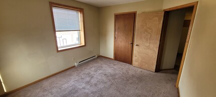 223 3rd St NW in Bemidji, MN - Foto de edificio - Building Photo