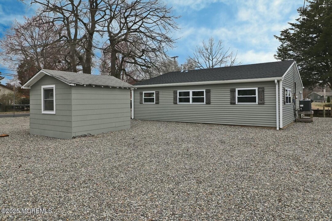 701 Chesapeake Dr in Forked River, NJ - Building Photo