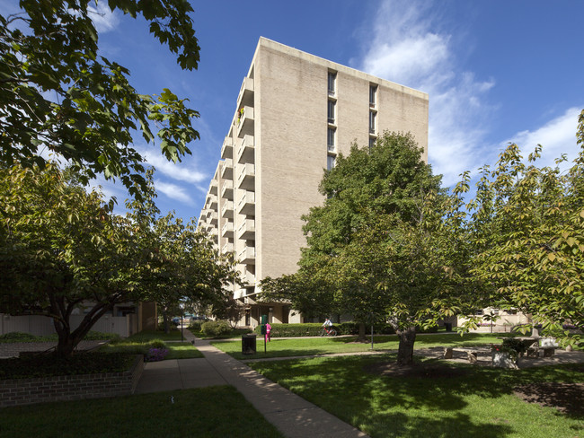 Carrollsburg Square North Tower in Washington, DC - Building Photo - Building Photo