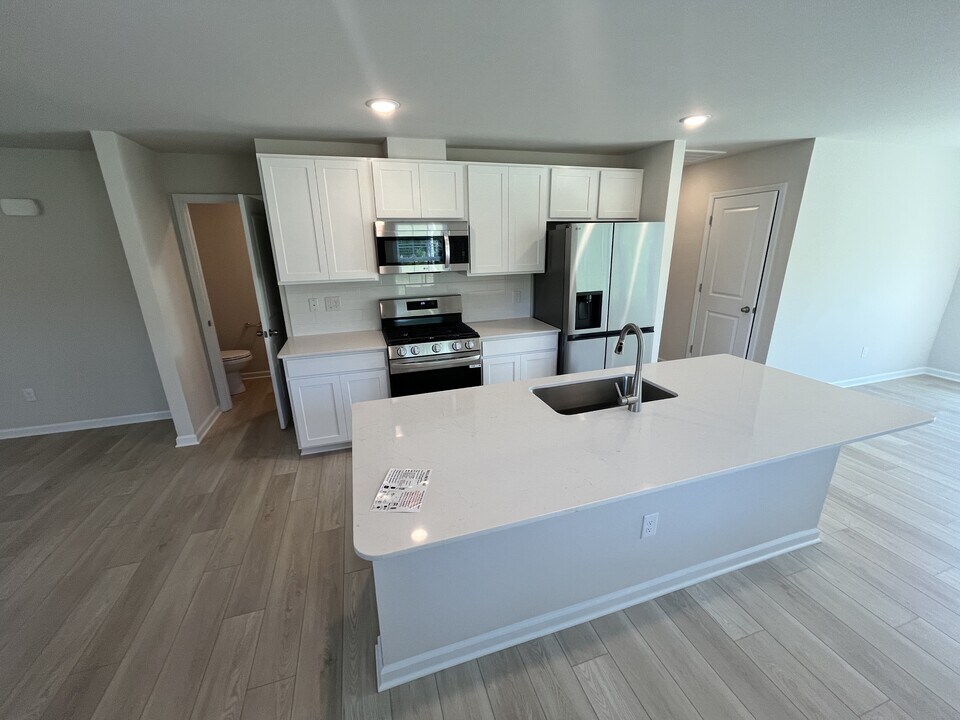 1747 Mallard Dr in Kernersville, NC - Building Photo