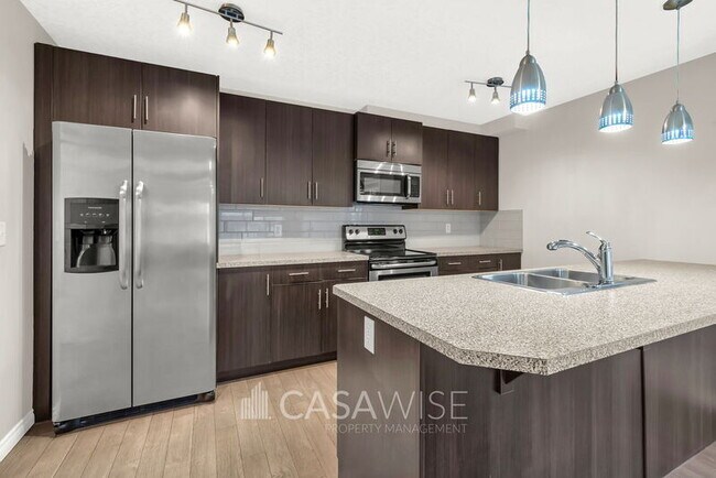 11307-11379 79 Ave NW in Edmonton, AB - Building Photo - Building Photo