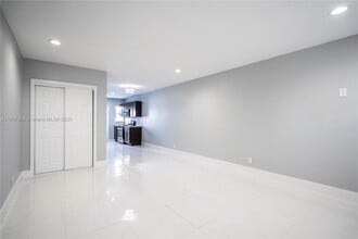 320 84th St in Miami Beach, FL - Building Photo - Building Photo