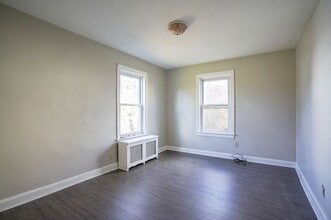 42R Jefferson St in Westfield, MA - Building Photo - Building Photo