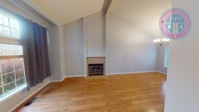 17504 NW Fieldstone Dr in Beaverton, OR - Building Photo - Building Photo