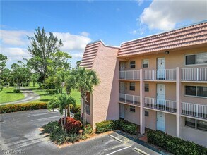 300 Forest Lakes Blvd in Naples, FL - Building Photo - Building Photo