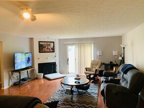 1290-1292-1292 Gatwick Ct in Gahanna, OH - Building Photo - Building Photo
