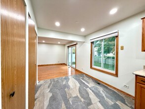 2449 Carlton Dr in Woodridge, IL - Building Photo - Building Photo