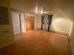 64 Glenwood Rd, Unit 2 in Somerville, MA - Building Photo - Building Photo