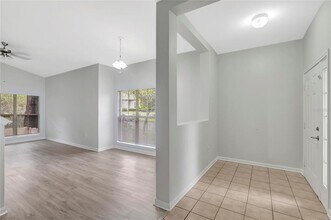 8205 Downpatrick Ct in Tampa, FL - Building Photo - Building Photo