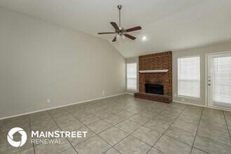 2700 Forest Creek Dr in Fort Worth, TX - Building Photo - Building Photo
